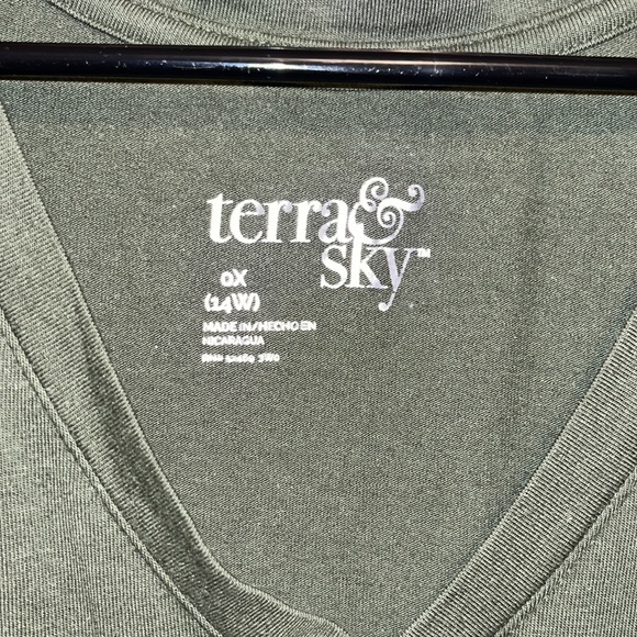 tshirt - Picture 3 of 3